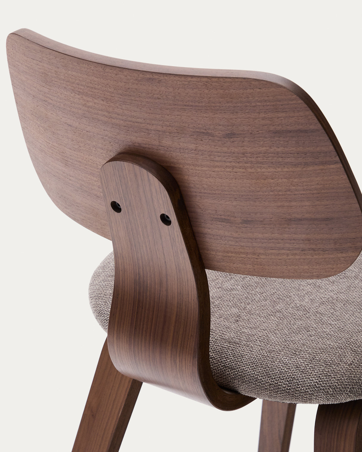 Stuhl Gena beige Chenille-Sitzfläche mit Nussbaumfurnier und Kautschukholzrahmen - ZEN ZONE Furniture