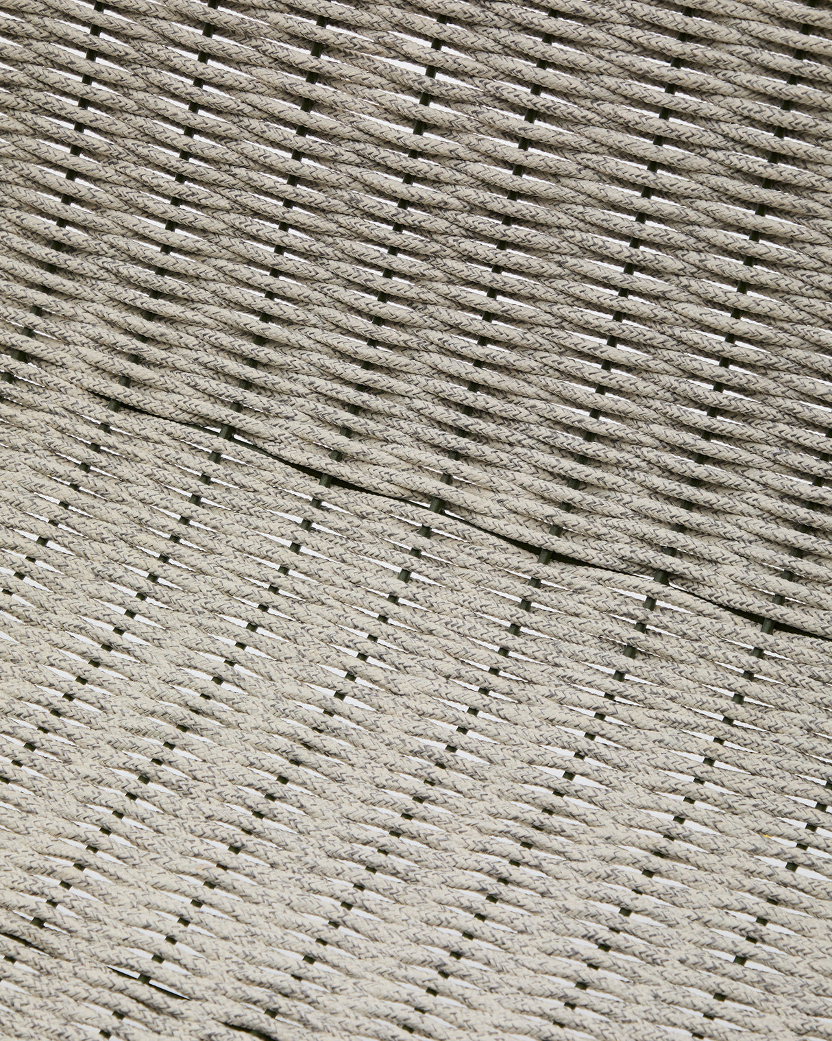 Sessel Maurina aus grün verzinktem Stahl mit écrufarbenem und grauem Seil - ZEN ZONE Furniture