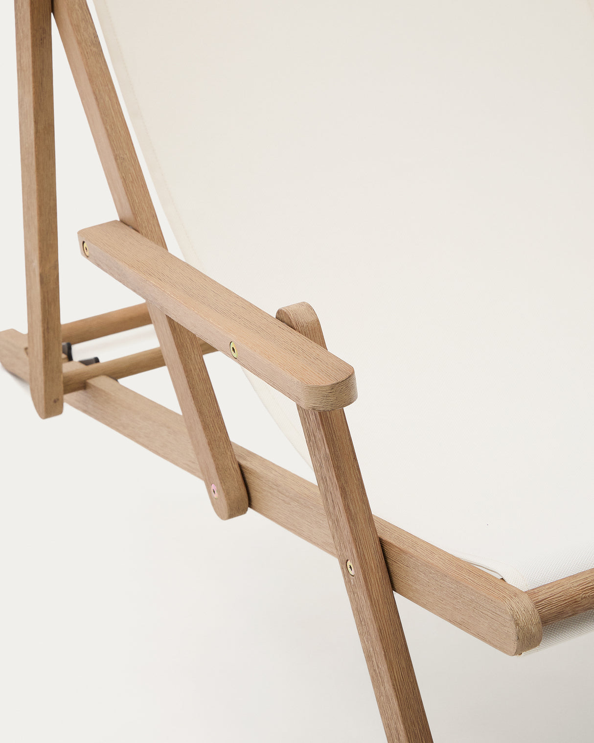 Klappbarer Outdoor-Liegestuhl Vilara in Weiß aus massivem Akazienholz FSC 100% - ZEN ZONE Furniture