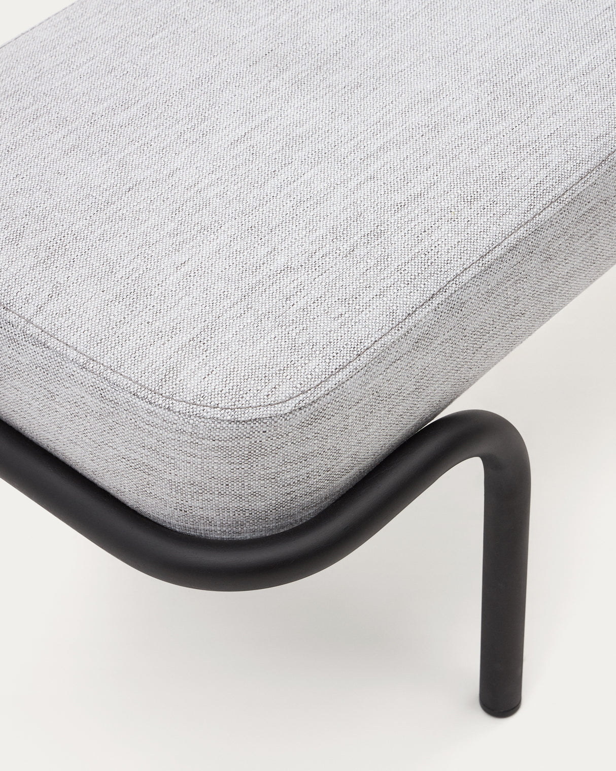 Compo Polsterbank in Grau und schwarzes Metallgestell 130 cm - ZEN ZONE Furniture