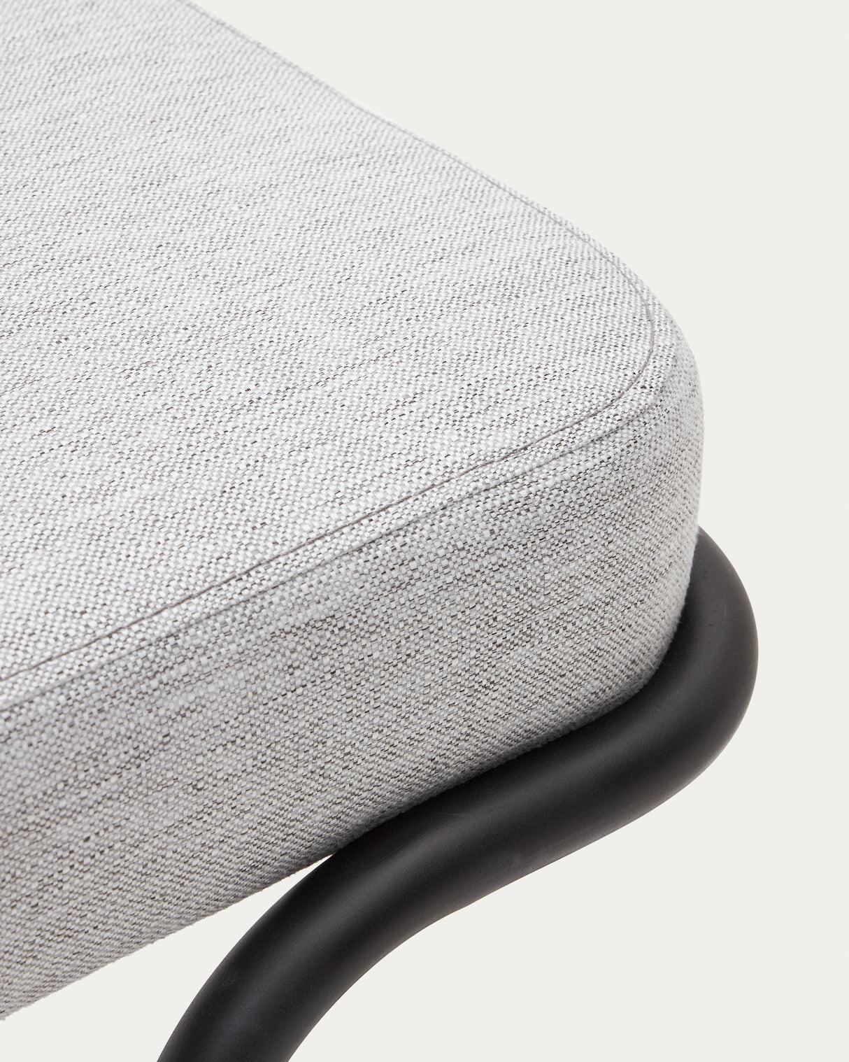 Compo Polsterbank in Grau und schwarzes Metallgestell 130 cm - ZEN ZONE Furniture