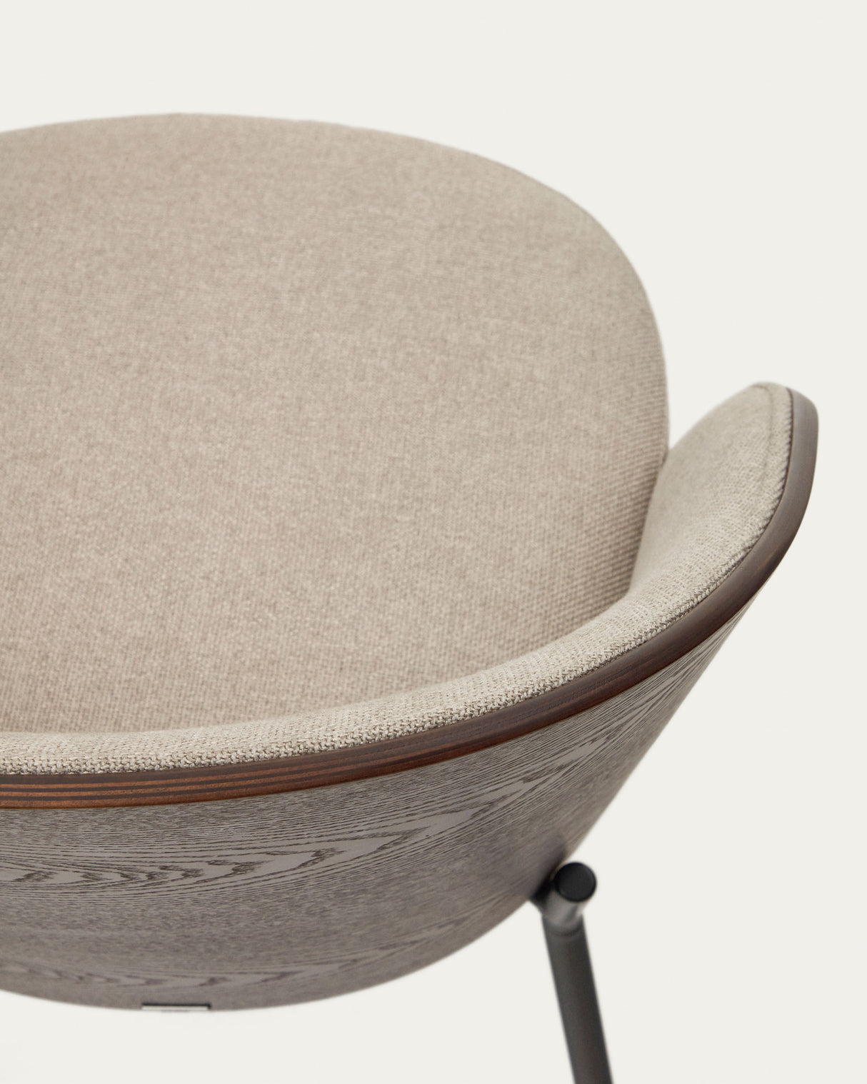 Eamy Stuhl hellbraun Eschenfurnier mit Wenge-Finish und Metall in Schwarz - ZEN ZONE Furniture