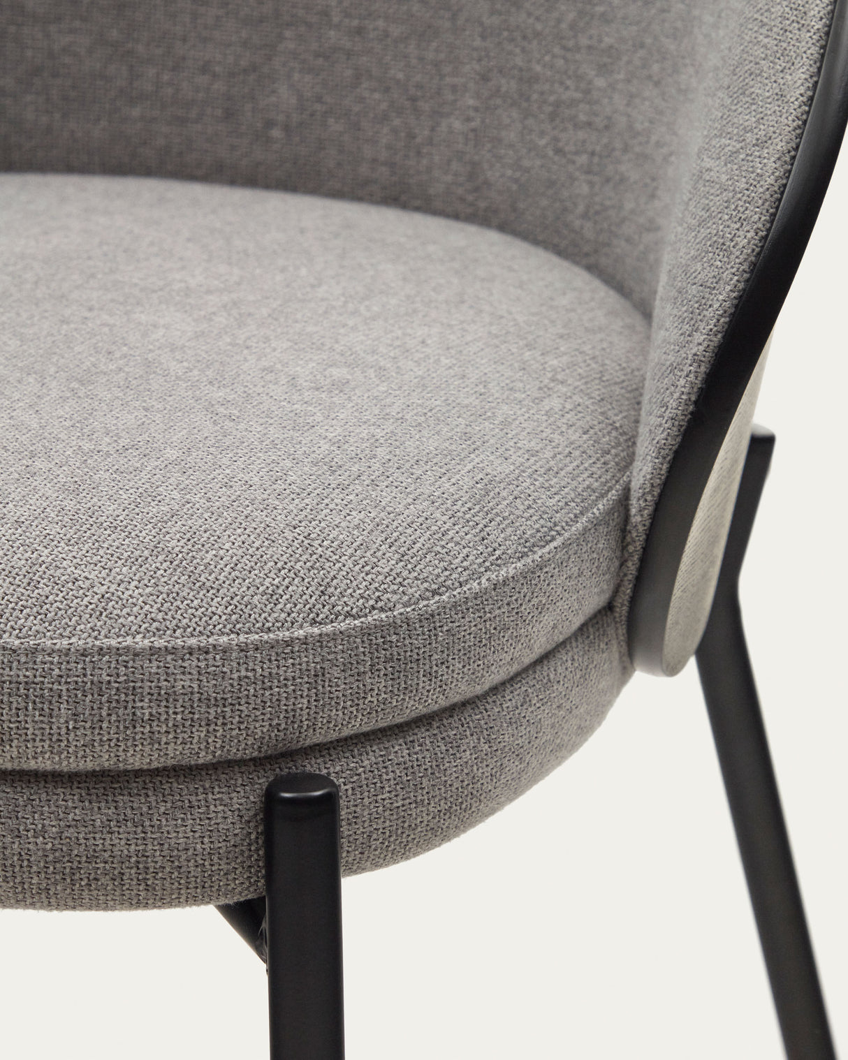 Eamy Stuhl hellgrau Eschenfurnier mit schwarzem Finish und Metall in Schwarz - ZEN ZONE Furniture