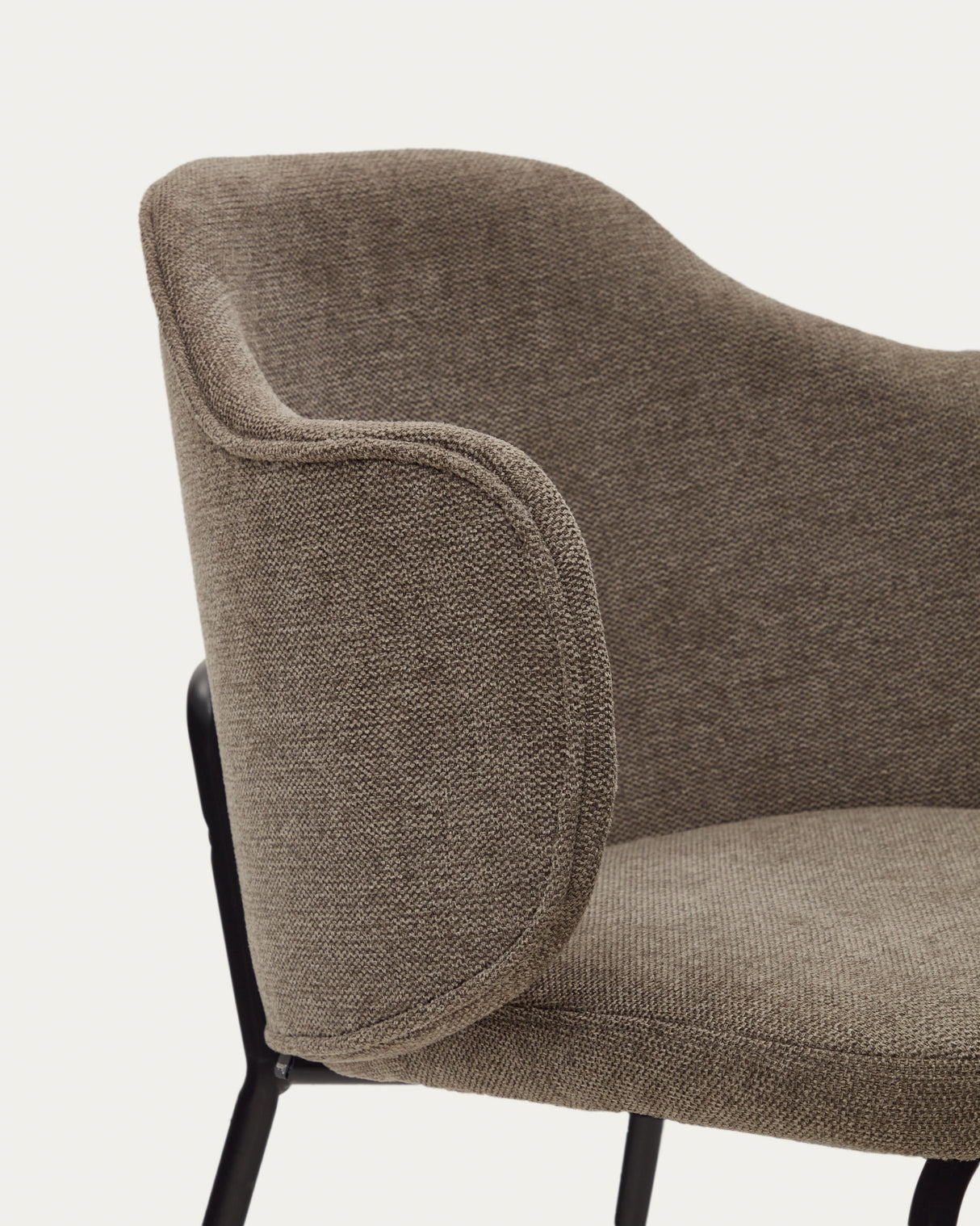 Yunia Stuhl Braun-Finish - ZEN ZONE Furniture