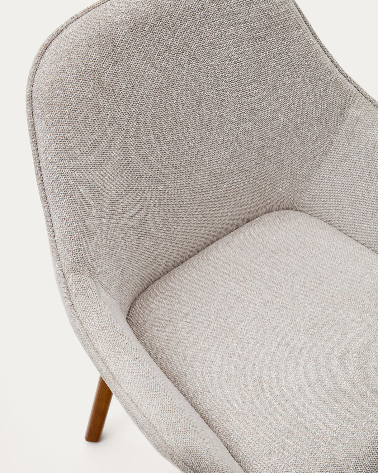 Aleli Stuhl mit Chenille in Beige Beine aus massivem Eschenholz mit Nussholz-Finish - ZEN ZONE Furniture
