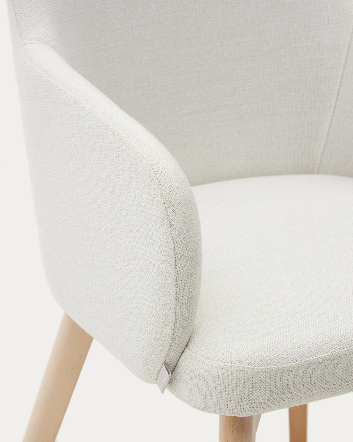 Nelida Stuhl aus beigefarbener Chenille und massivem Buchenholz 100% FSC mit naturfarbenem - ZEN ZONE Furniture