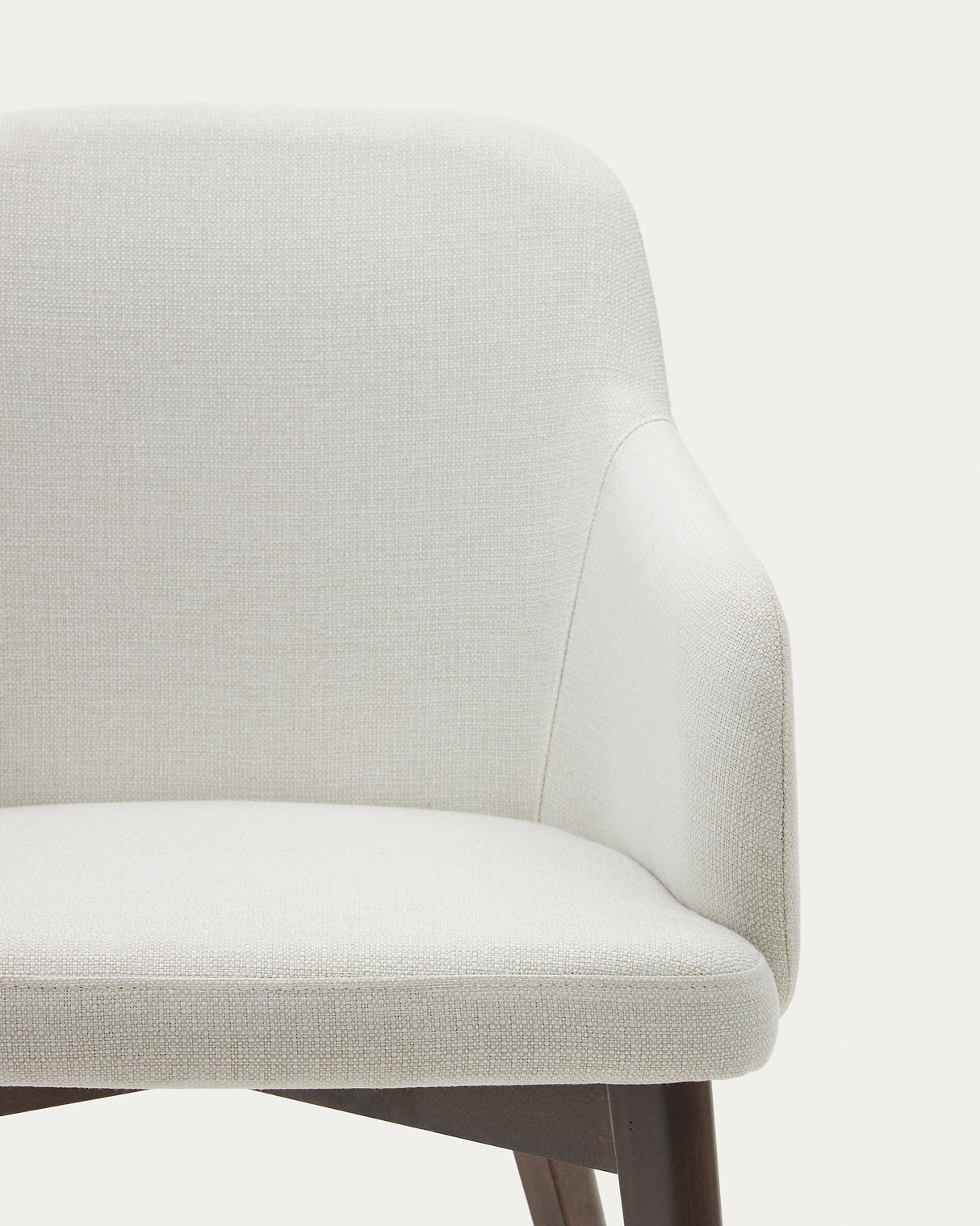 Nelida Stuhl aus beigefarbener Chenille und massivem Buchenholz 100% FSC mit Nussbaum-Fini - ZEN ZONE Furniture