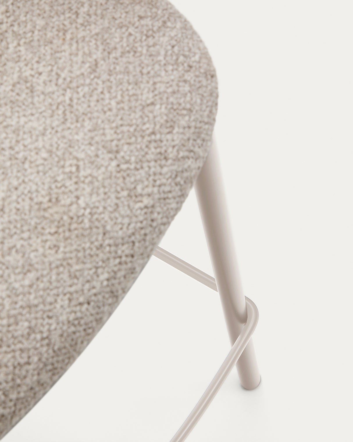 Hocker Maina aus grober beiger Chenille Stahlbeine mit beigem FinishFSC Mix Credit 65 cm - ZEN ZONE Furniture