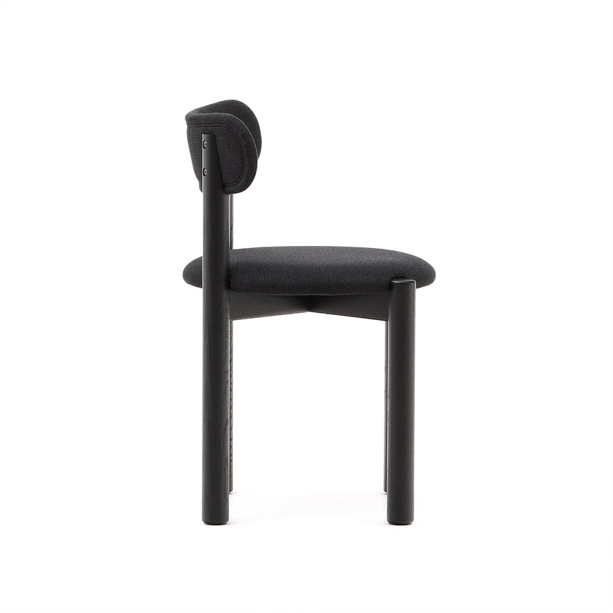 Nebai Stuhl mit schwarzer Chenille und Gestell aus massivem Eichenholz mit schwarzem Finis - ZEN ZONE Furniture