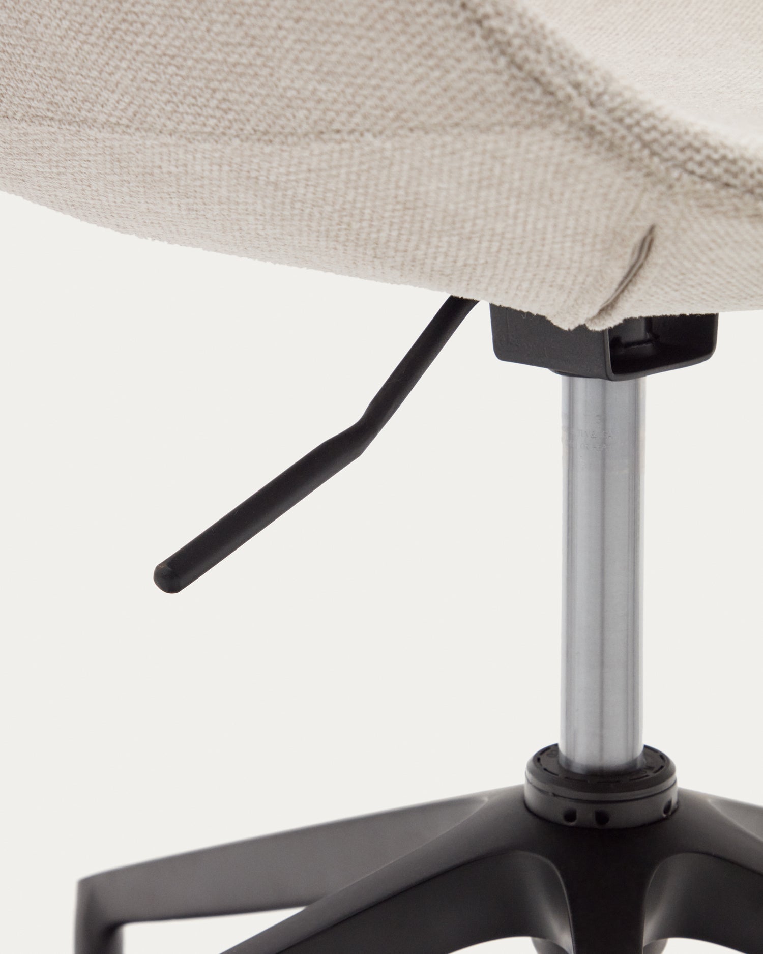 Tissiana Schreibtischstuhl in Beige und Aluminium mit mattschwarzer Oberfläche - ZEN ZONE Furniture