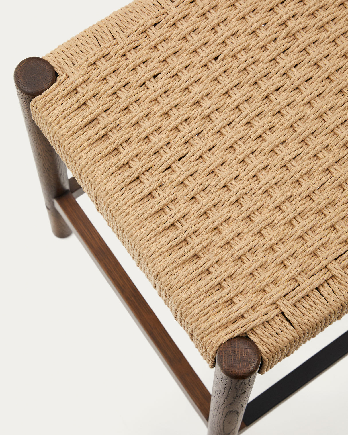 Yalia Hocker aus massivem Eichenholz mit Nussbaum-Finish und Seilsitz Höhe 65 cm FSC 100% - ZEN ZONE Furniture