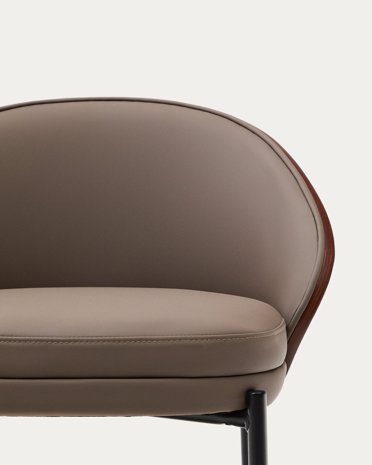 Eamy Hocker aus braunem Kunstleder, Eschenfurnier in Nussbaum-Finish mit Metall in Schwarz - ZEN ZONE Furniture