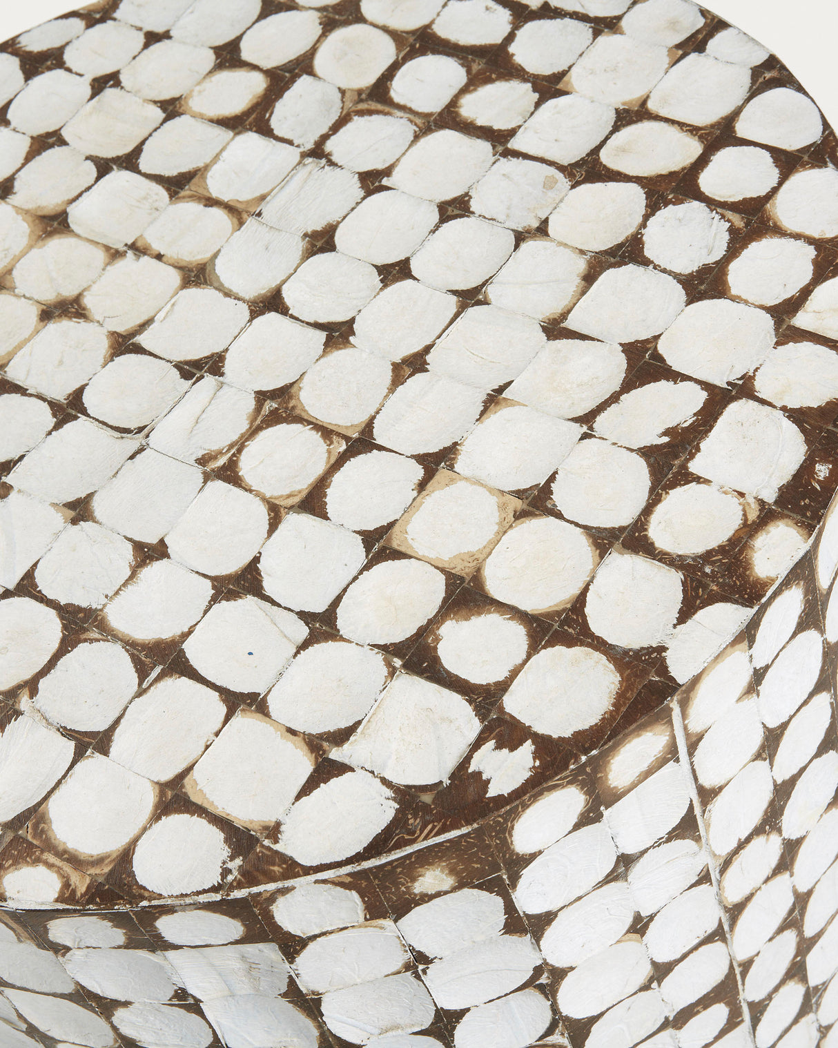 Necoco Beistelltisch aus massivem Mangoholz und Kokosnussschale Ø 40 cm - ZEN ZONE Furniture