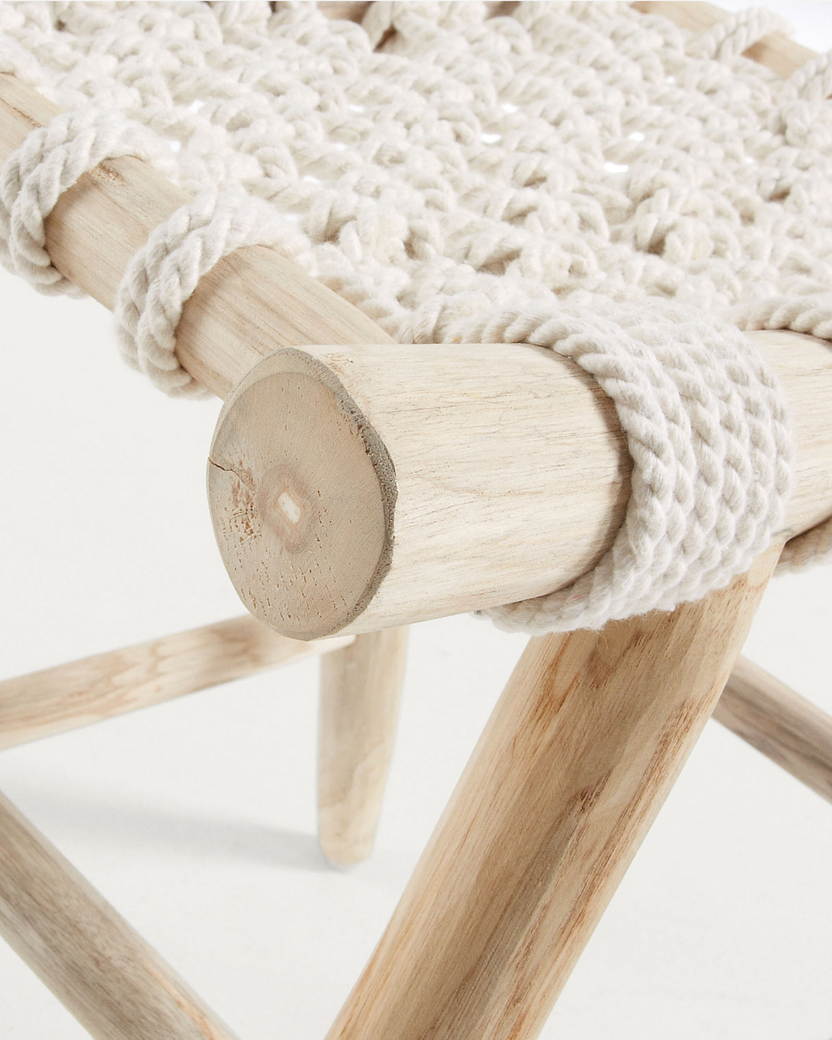 Edgard Fußhocker - ZEN ZONE Furniture