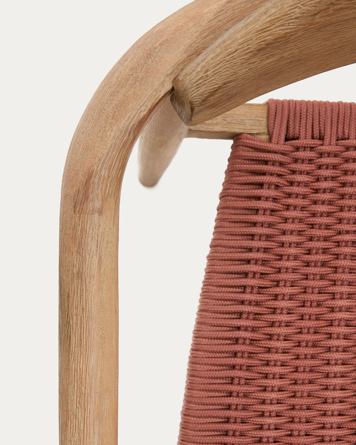 Nina stapelbarer In/Outdoor Stuhl aus massivem Akazienholz und Seil in der Farbe Terrakotta - ZEN ZONE Furniture