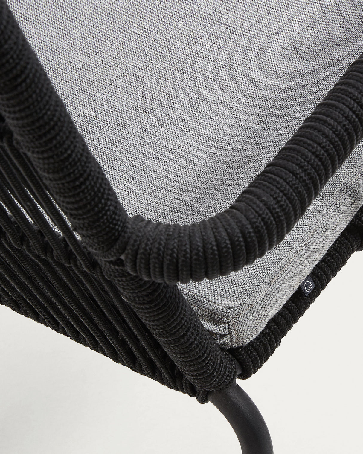 Samanta Seilstuhl schwarz und Beine aus verzinktem Stahl - ZEN ZONE Furniture