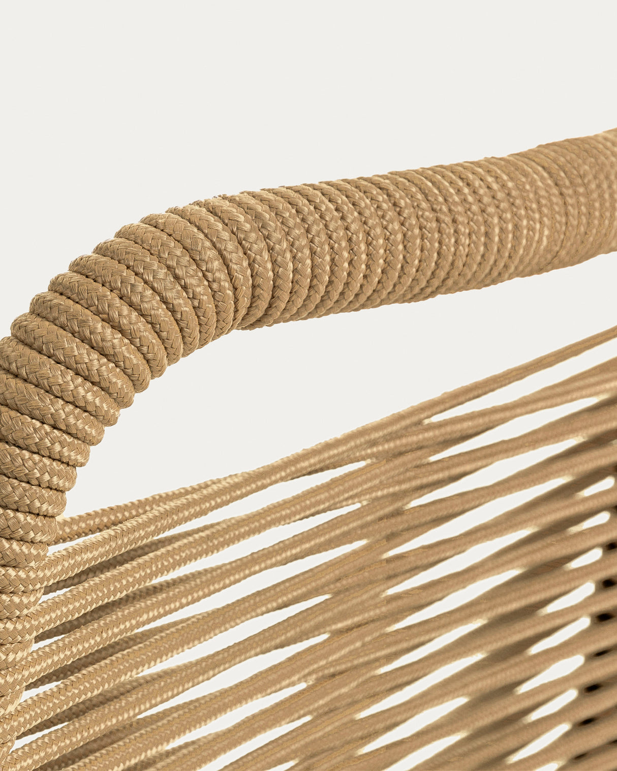 Lambton stapelbarer Stuhl aus braunem Seil und Stahl mit schwarzem Finish - ZEN ZONE Furniture