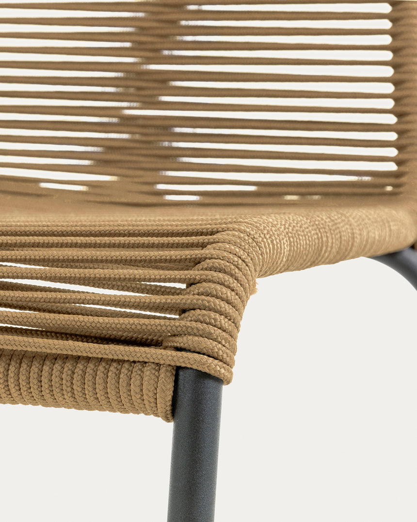 Lambton stapelbarer Stuhl aus braunem Seil und Stahl mit schwarzem Finish - ZEN ZONE Furniture