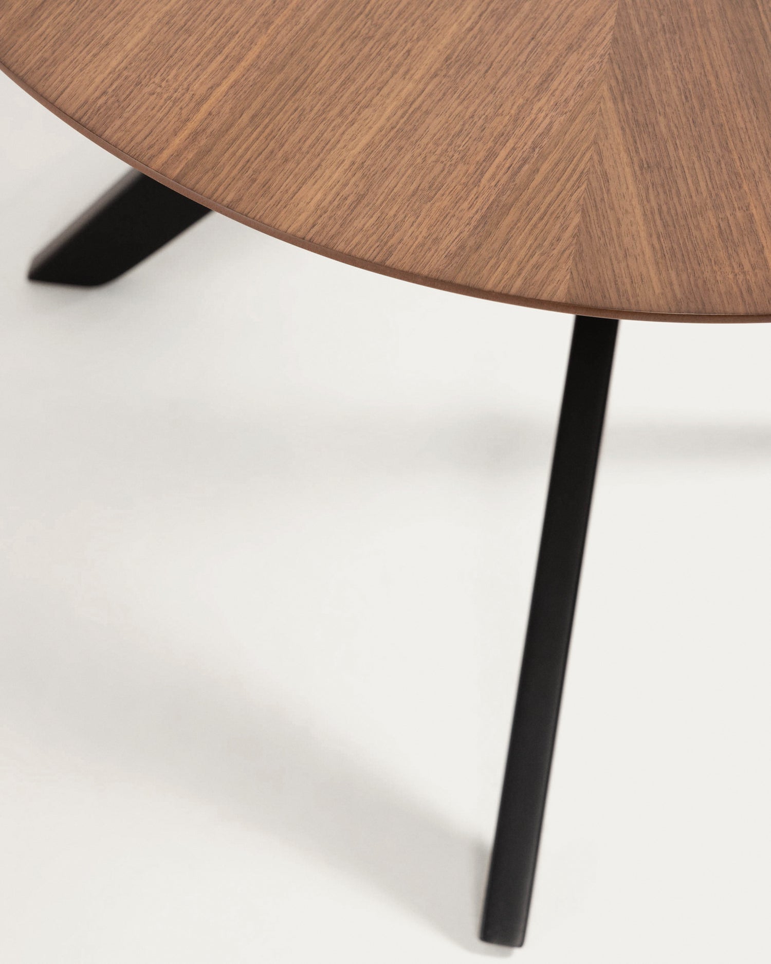 Naanim Tisch Walnuss Ø 180 x 110 cm - ZEN ZONE Furniture
