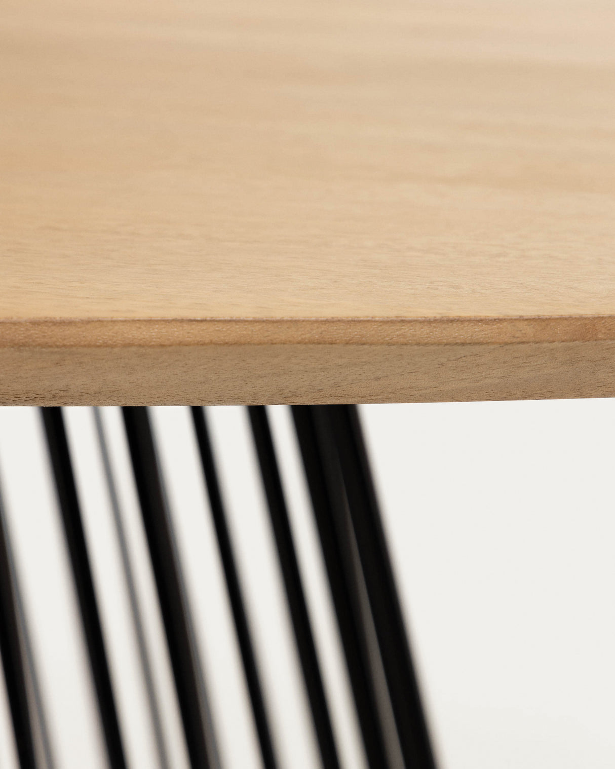 Leska Tisch 200 x 110 cm aus massivem Mangoholz und schwarzen Stahlbeinen - ZEN ZONE Furniture