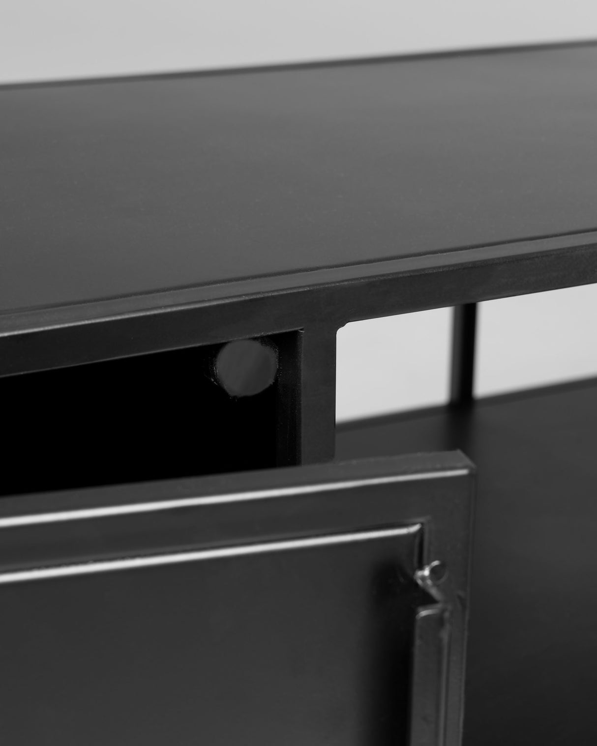 Shantay TV-Schrank 1 Türe und 1 Schublade aus Metall mit schwarzem Finish 150 x 50 cm - ZEN ZONE Furniture