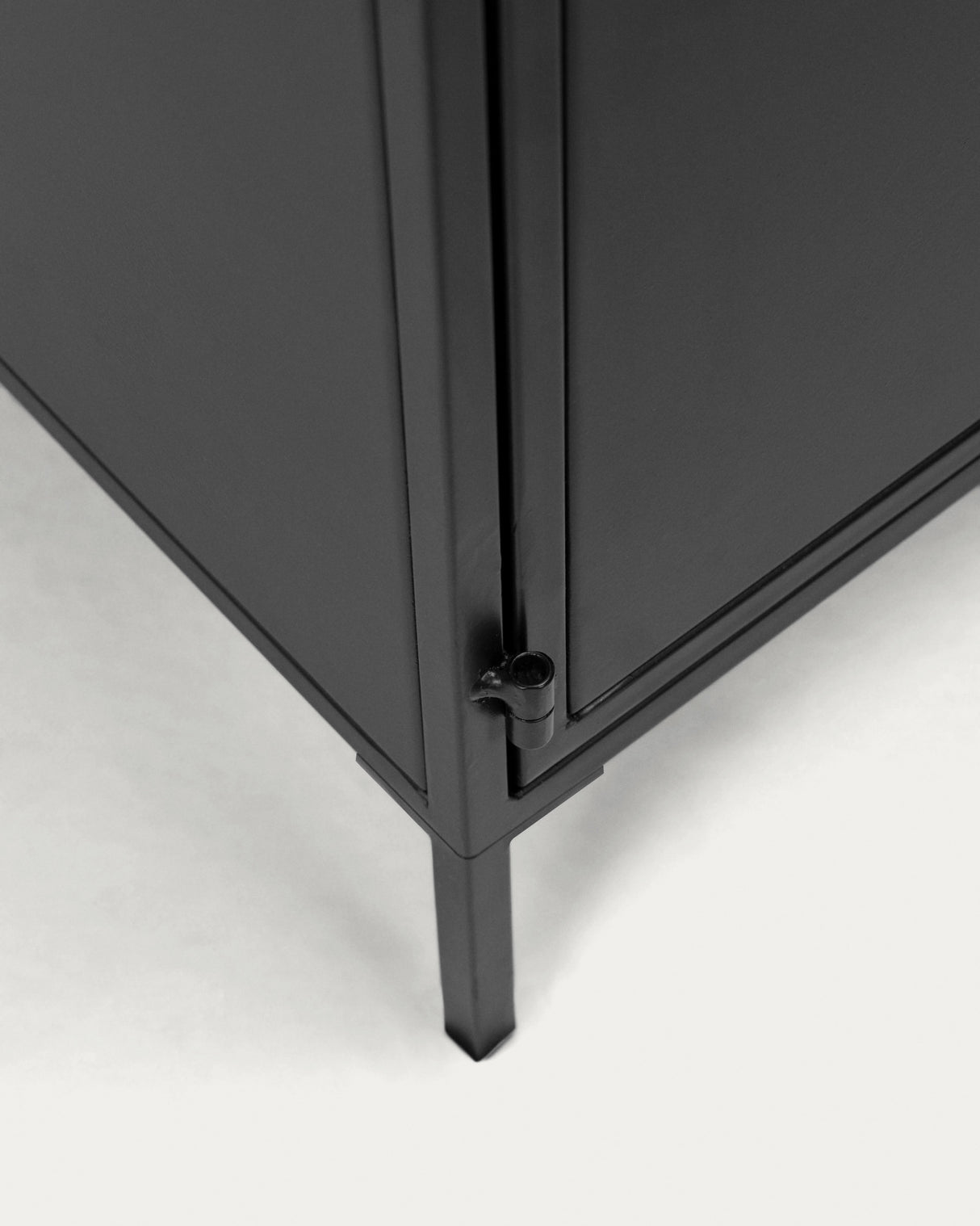 Shantay Sideboard 3 Türen aus Stahl mit Finish in Schwarz 160 x 72 cm - ZEN ZONE Furniture