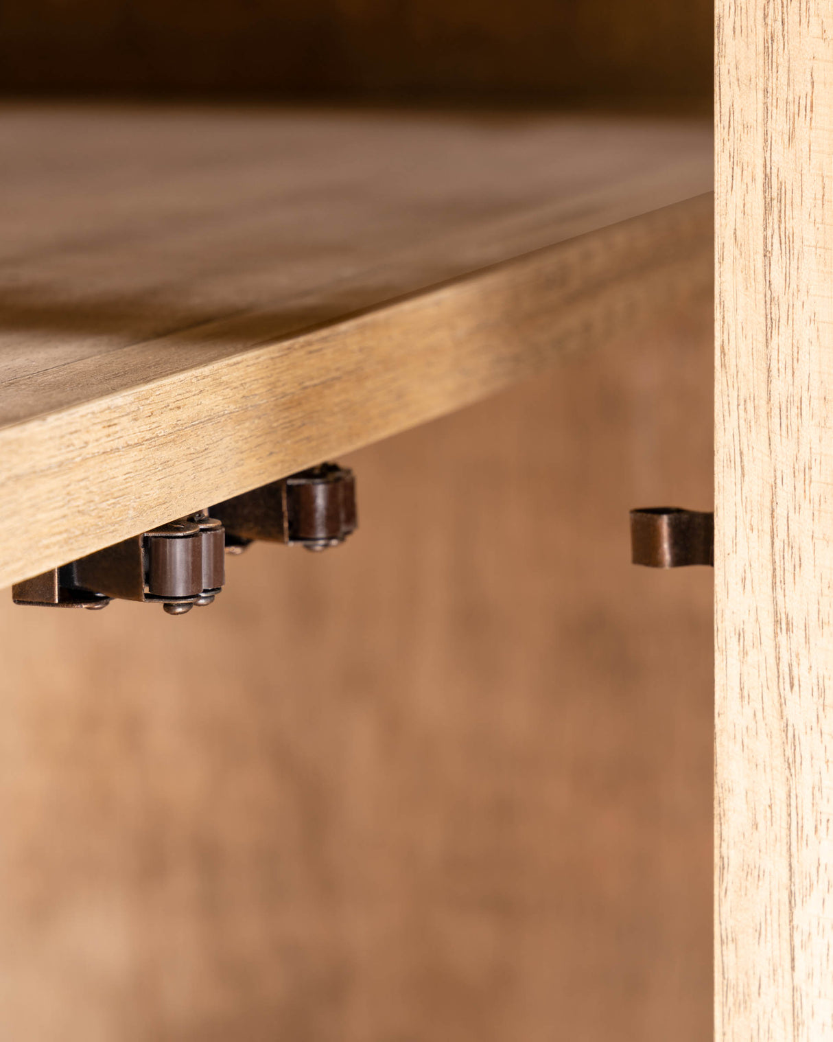 Nalu Schrank aus massivem Mindiholz und Rattan 90 x 175 cm - ZEN ZONE Furniture