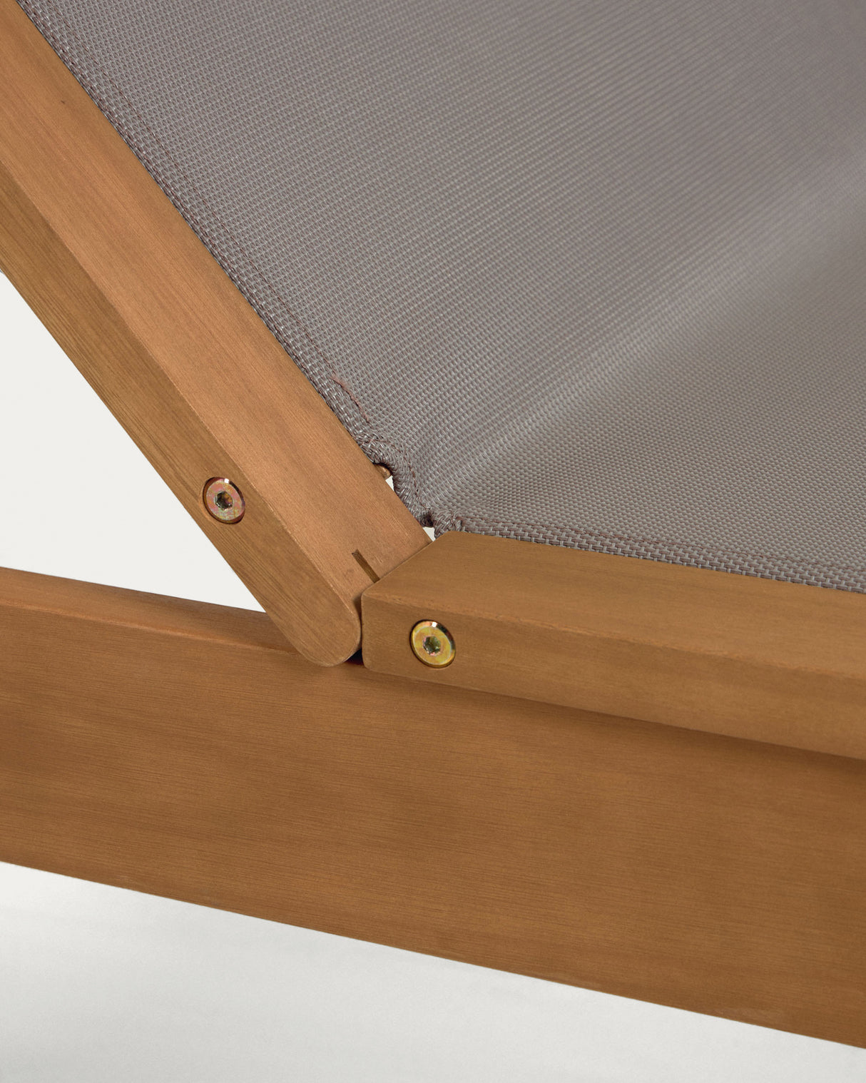 Caterin verstellbare Sonnenliege aus massivem Eukalyptusholz FSC 100% in grün - ZEN ZONE Furniture