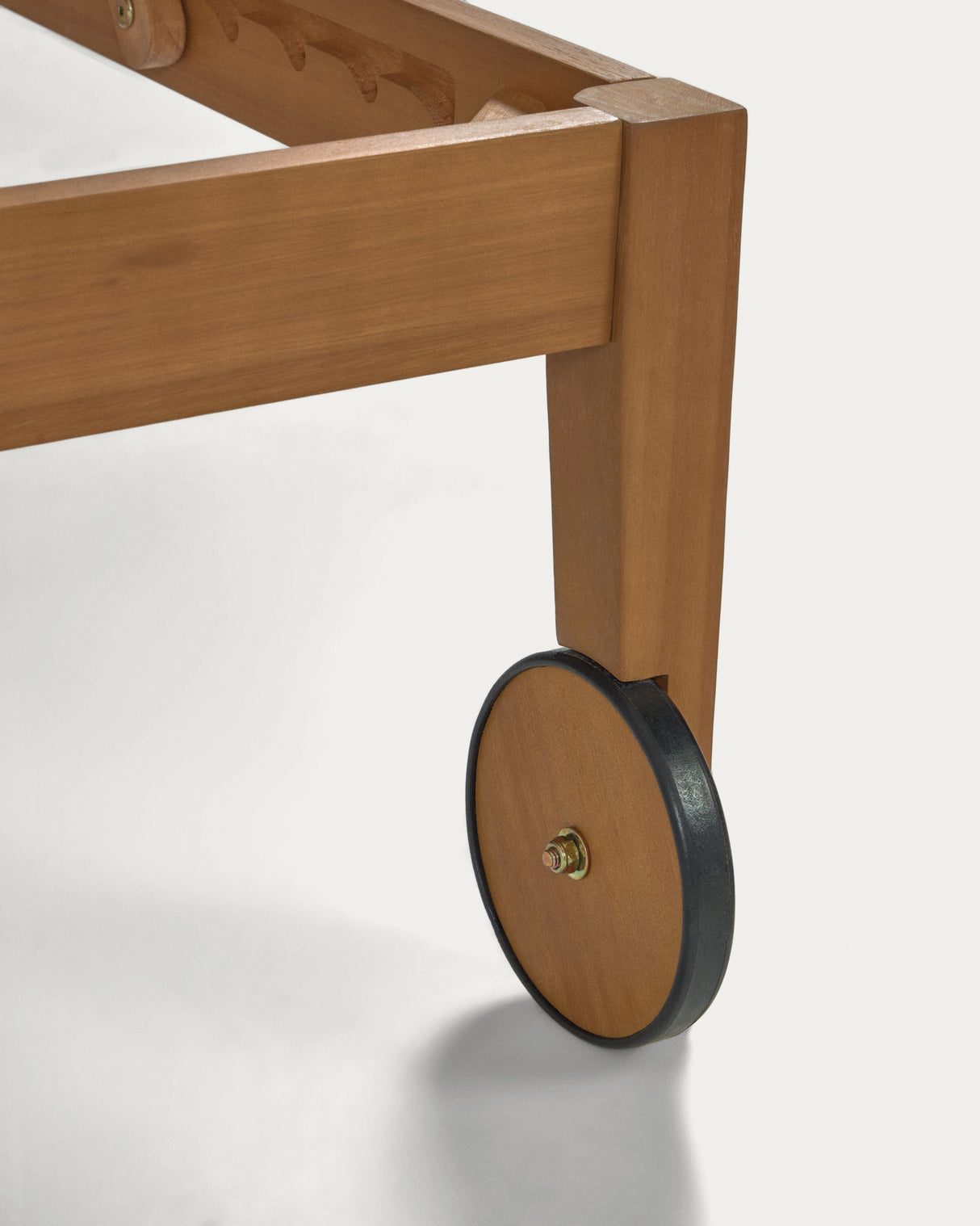 Caterin verstellbare Sonnenliege aus massivem Eukalyptusholz FSC 100% in beige - ZEN ZONE Furniture