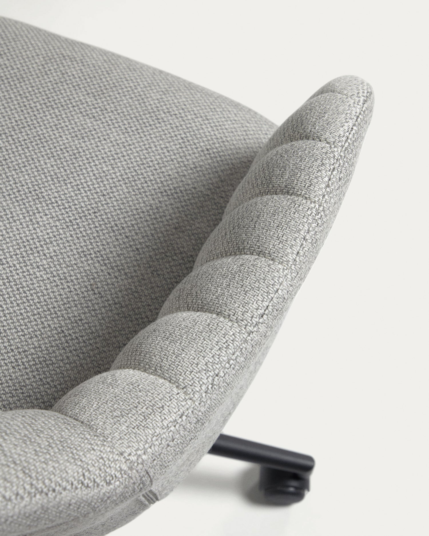 Madina Schreibtischstuhl hellgrau mit Beinen aus Stahl in Mattschwarz - ZEN ZONE Furniture