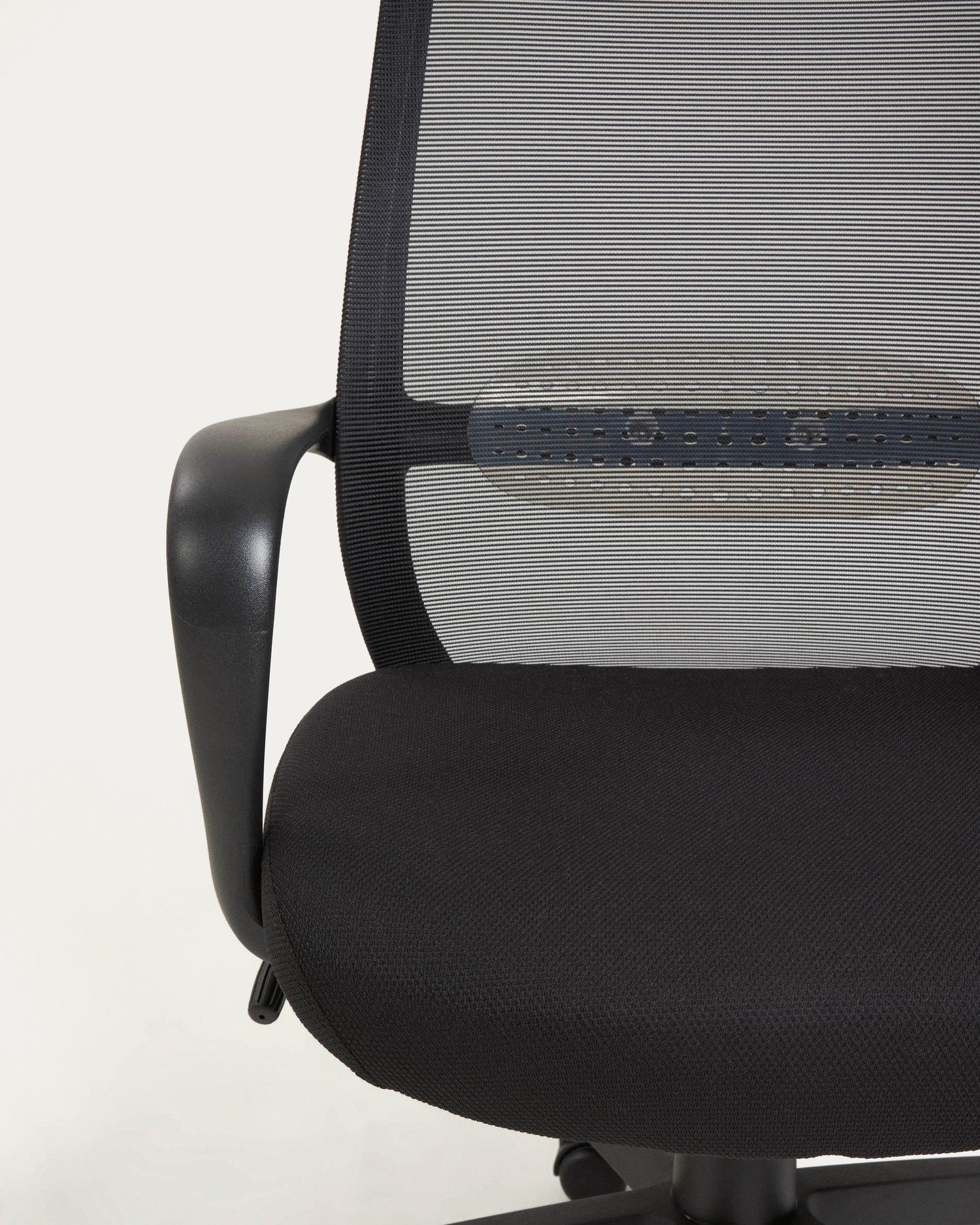 Melva Schreibtischstuhl in Schwarz mit Beinen aus Stahl in Schwarz - ZEN ZONE Furniture