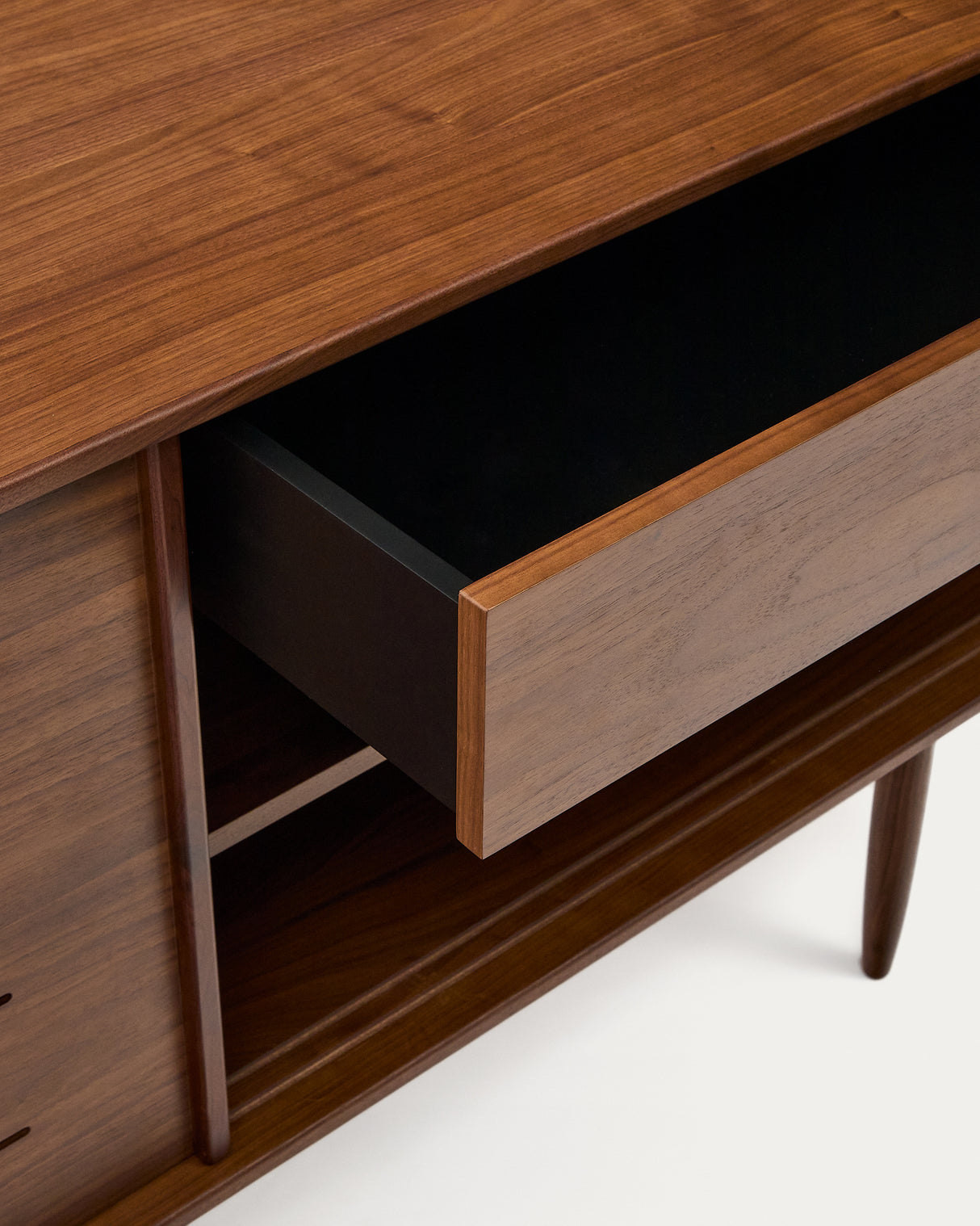 Carolin Sideboard 2 Türen 1 Schublade aus Nussholzfurnier 180 x 83,8 cm - ZEN ZONE Furniture