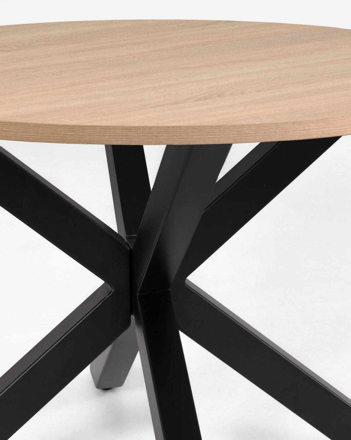 Argo runder Tisch mit Melamin natur und schwarzen Stahlbeinen Ø 119 cm - ZEN ZONE Furniture