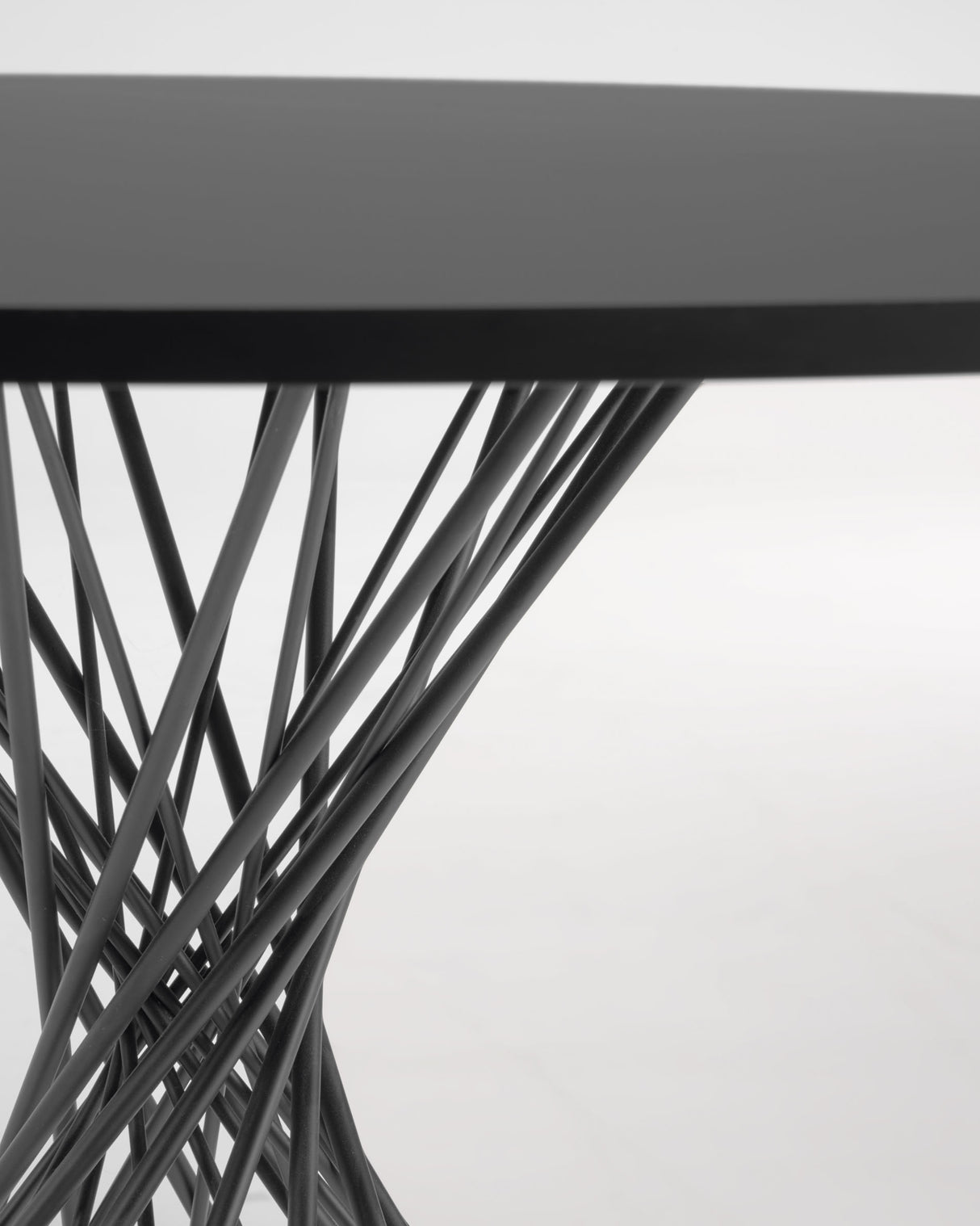 Niut Tisch Holz Schwarz Ø 120 cm - ZEN ZONE Furniture