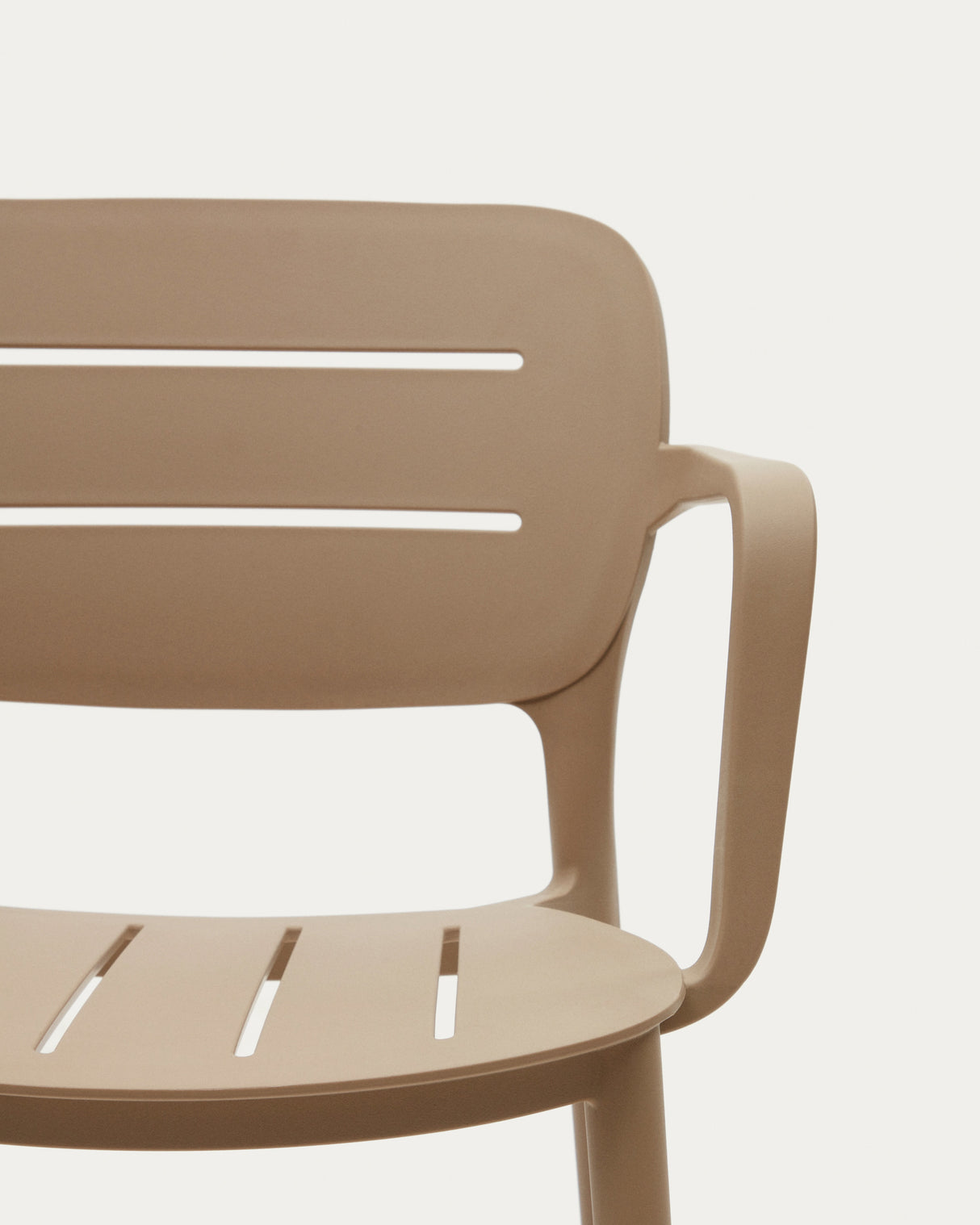 Morella stapelbarer Gartenstuhl in Beige - ZEN ZONE Furniture