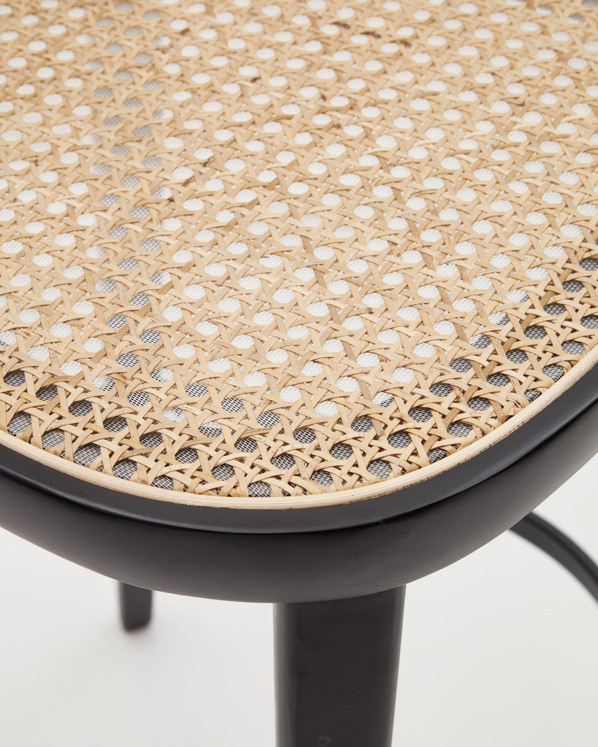 Romane Hocker aus Buchenholz mit schwarzem Finish, Eschenfurnier und Rattan Höhe 75 cm - ZEN ZONE Furniture
