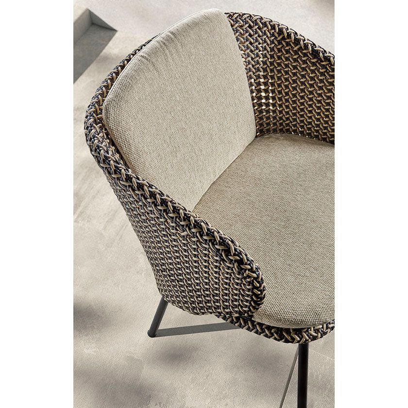 MODESTO Outdoor-Stuhl aus schwarzem Aluminium mit oyster-farbenem Geflecht - ZEN ZONE