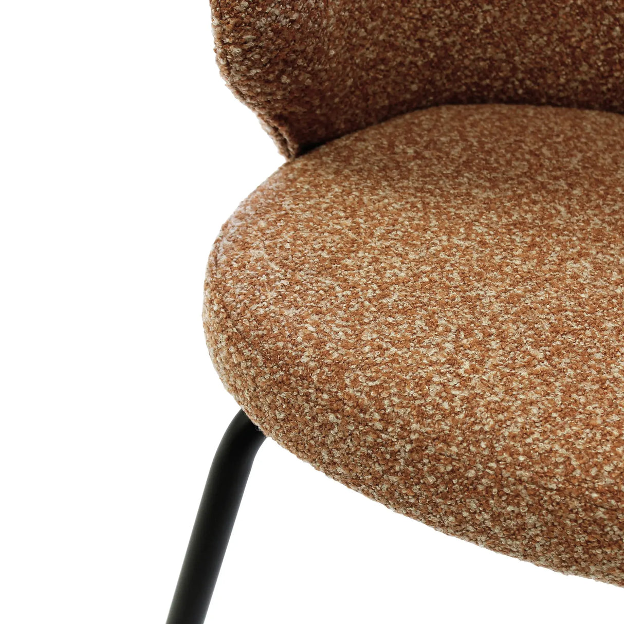 YALO Essstuhl mit Armlehnen in Brick, schwarze Metallbeine - ZEN ZONE Furniture