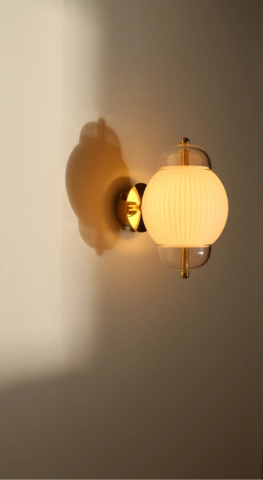 Shahin Wall Lamp made of hand-blown glass and brass