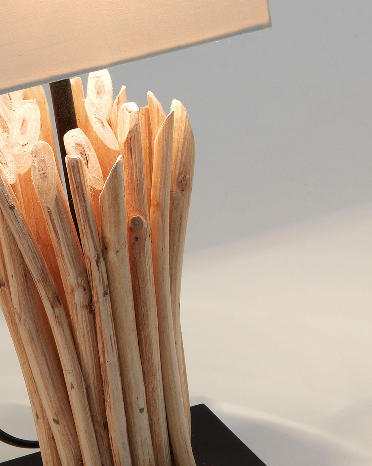 Boop Tischlampe aus massivem Rotholz und Kautschuk - ZEN ZONE Furniture