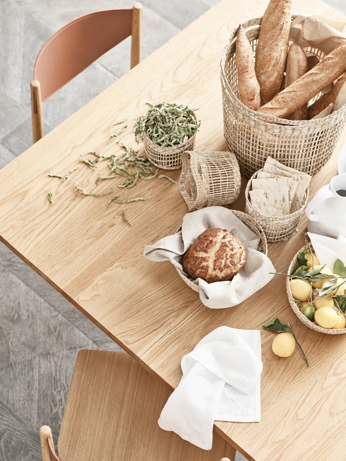 Graceful Esstisch aus massiver Eiche 130 x 130 cm - 30 mm - ZEN ZONE Furniture