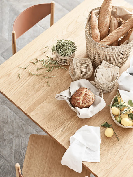 Graceful Esstisch aus massiver Eiche 130 x 130 cm - 30 mm - ZEN ZONE Furniture