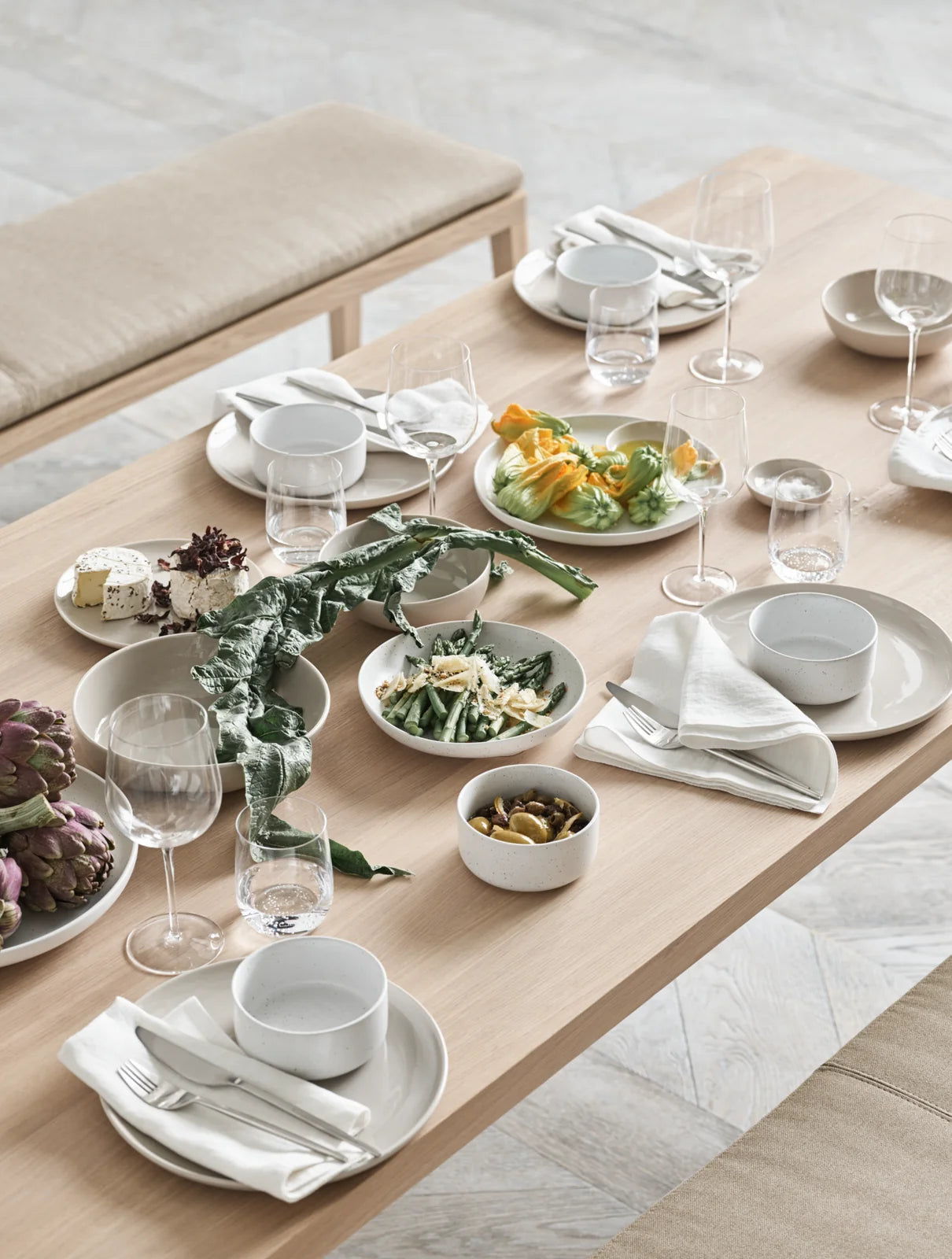 Graceful Esstisch aus massiver Eiche 180 x 95 cm - 30 mm - ZEN ZONE Furniture