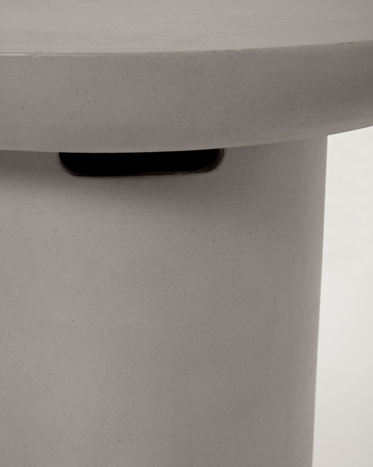 Taimi Runder Outdoor Beistelltisch aus Zement Ø 50 cm - ZEN ZONE Furniture