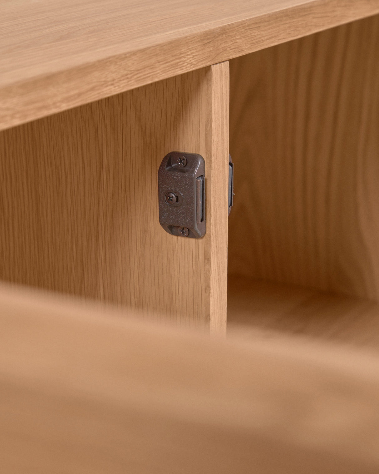 Rasha Sideboard 4 Türen Eichenfurnier mit natürlichem Finish 180 x 71 cm - ZEN ZONE Furniture