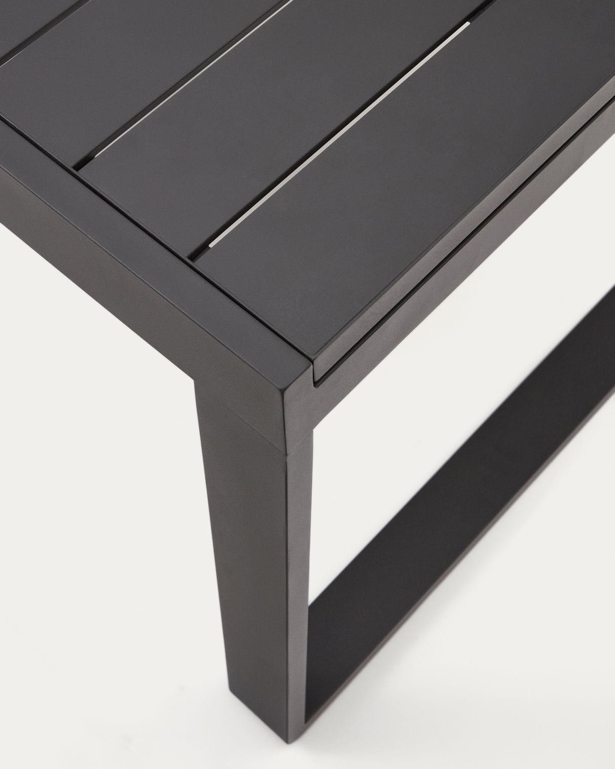 Galdana Aluminium-Gartentisch, ausziehbar, mit dunkelgrauem Finish, 220 (340) x 100 cm - ZEN ZONE Furniture