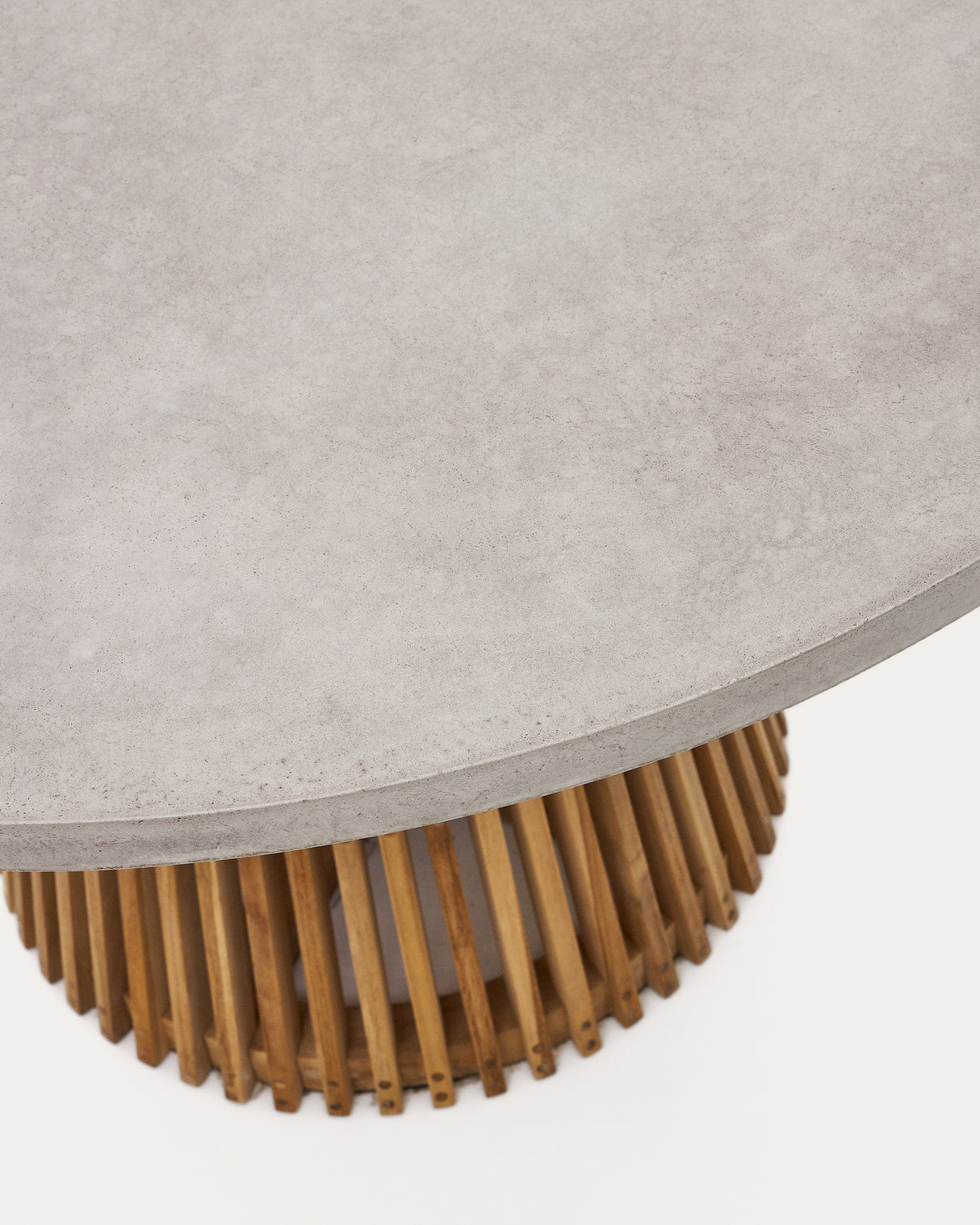 Alcaufar Outdoor Tisch rund aus massivem Teakholz und grauem Zement Ø 120 cm - ZEN ZONE Furniture