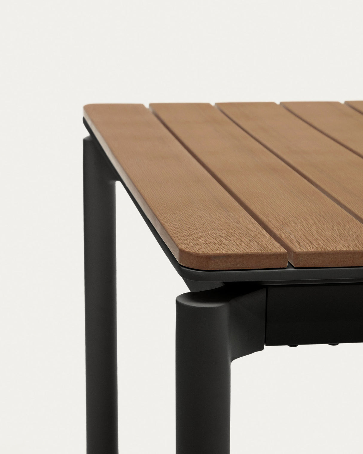 Canyelles Gartenausziehtisch aus Poly-Holz und mattschwarzem Aluminium 180(240) x 100 cm - ZEN ZONE Furniture