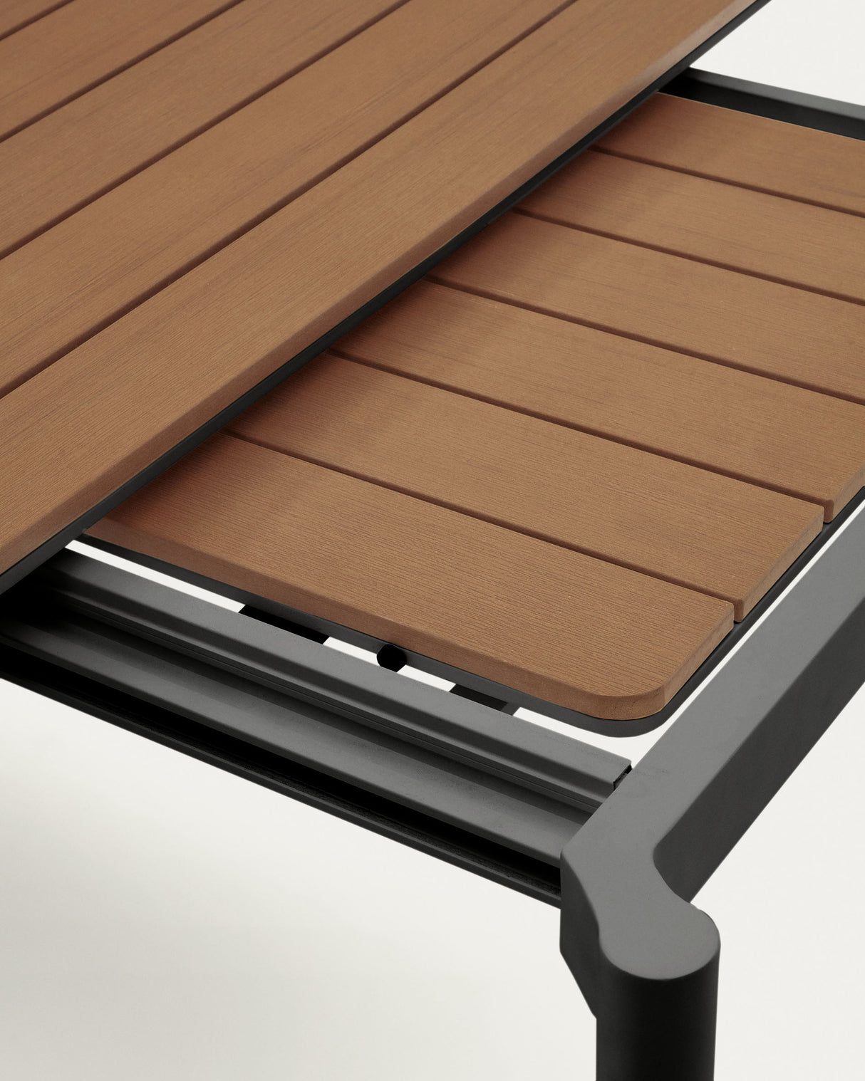 Canyelles Gartenausziehtisch aus Poly-Holz und mattschwarzem Aluminium 180(240) x 100 cm - ZEN ZONE Furniture