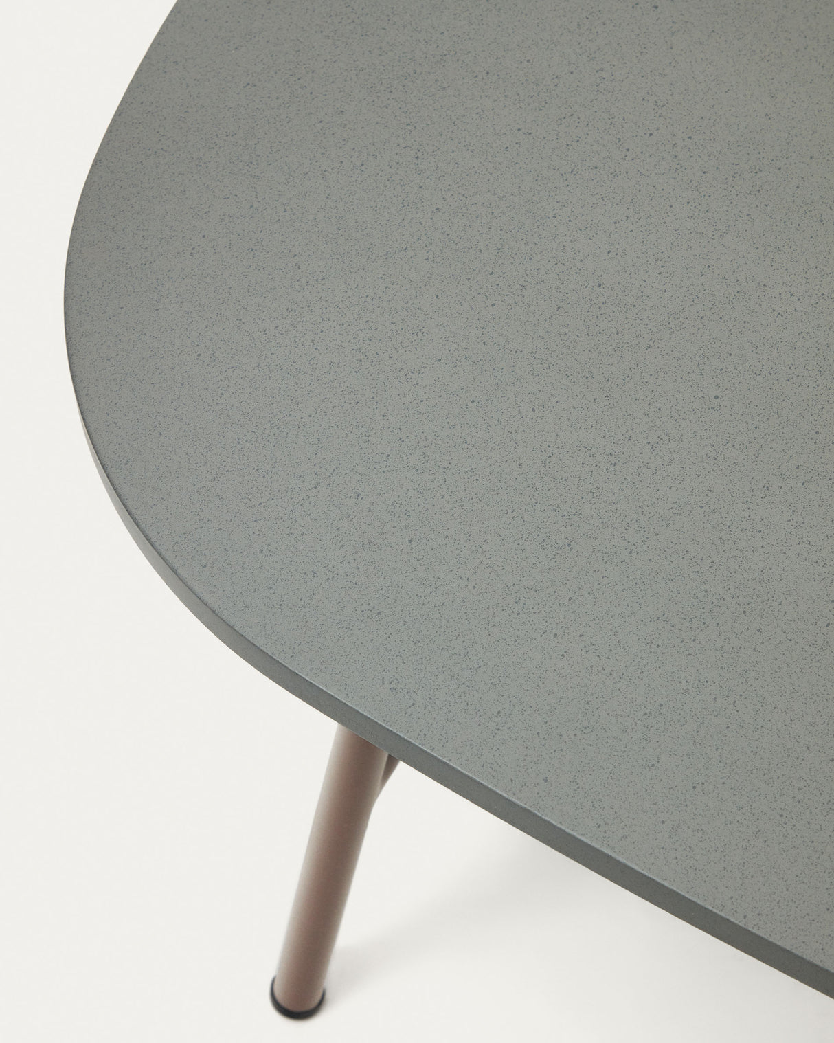 Bramant Beistelltisch aus Stahl mit Finish in Helllila 60 x 60 cm - ZEN ZONE Furniture